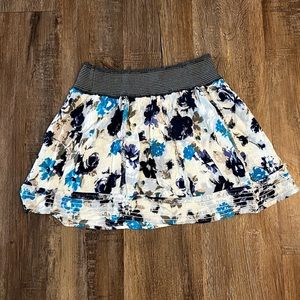 Small Charlotte Russe floral skirt